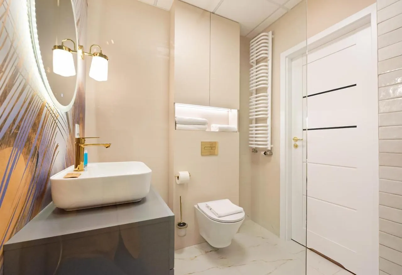 New Varsovia Comfort 429 0*, Warsaw